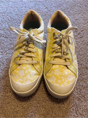 Dr. Scholl's Pastel Yellow White Floral Canvas Sneakers